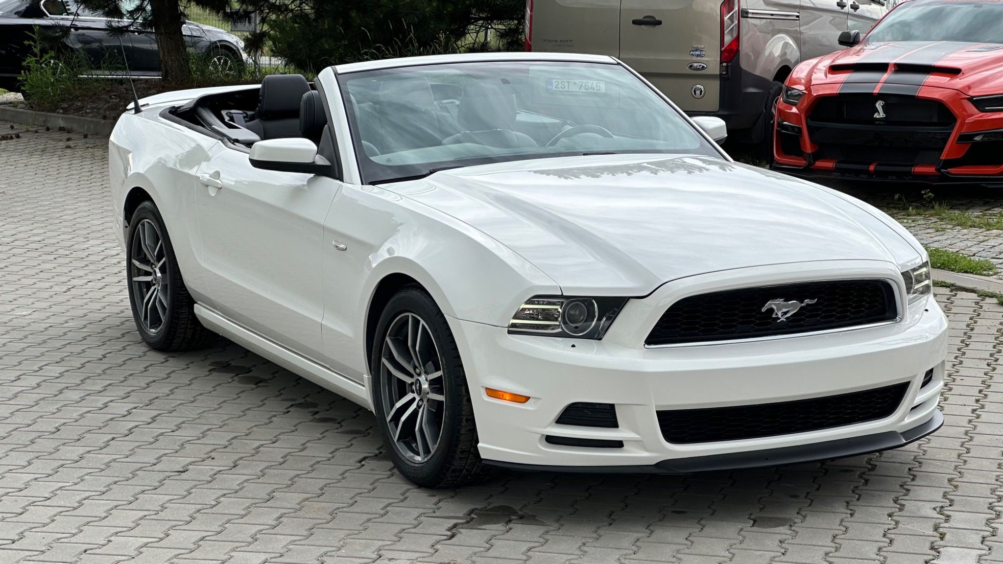 Ford Mustang, 3.7L Convertible Nebourany - fotka 2