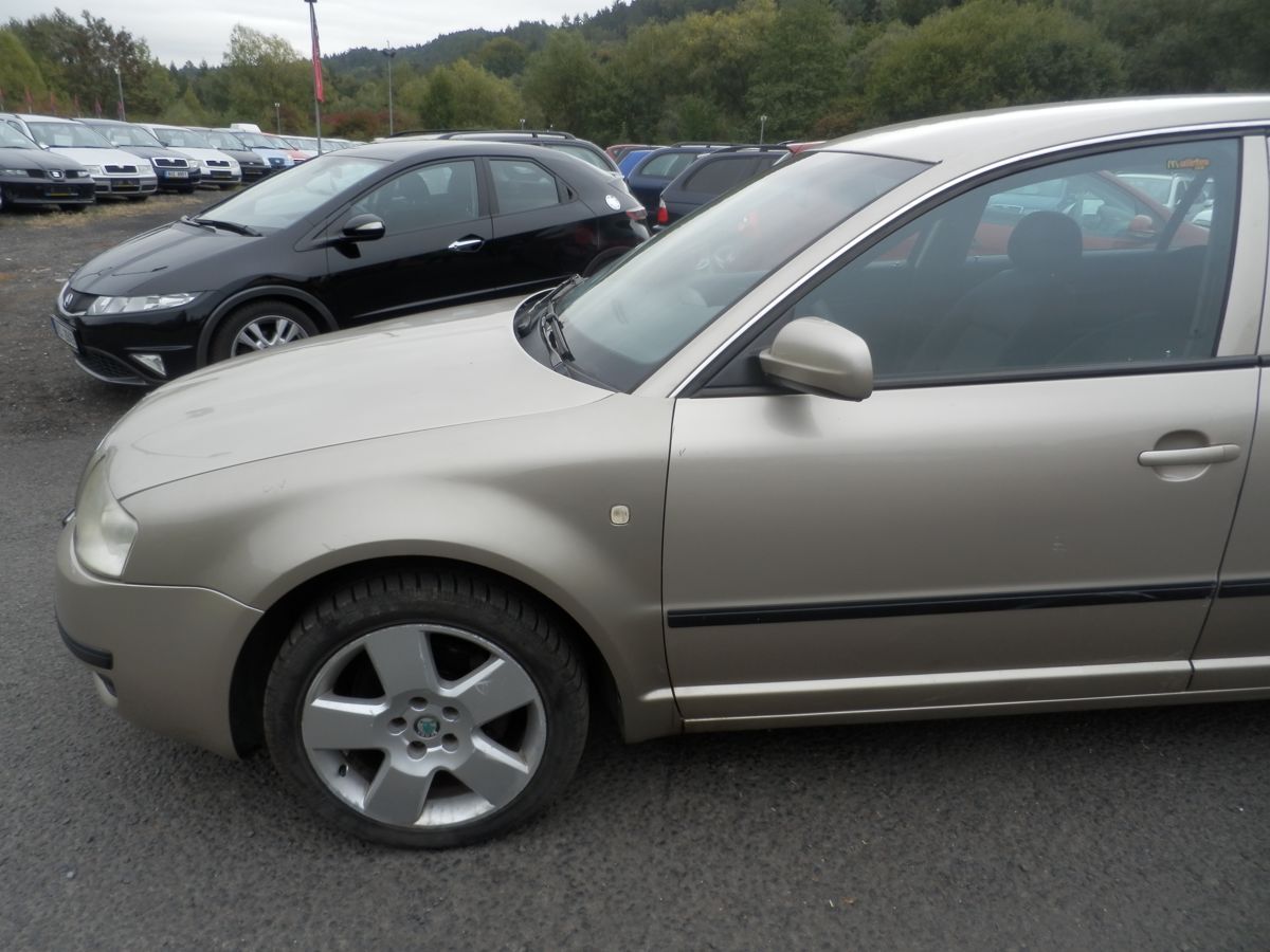Škoda Superb, 1,9TDI 74KW DIGI-KLIMA - fotka 4