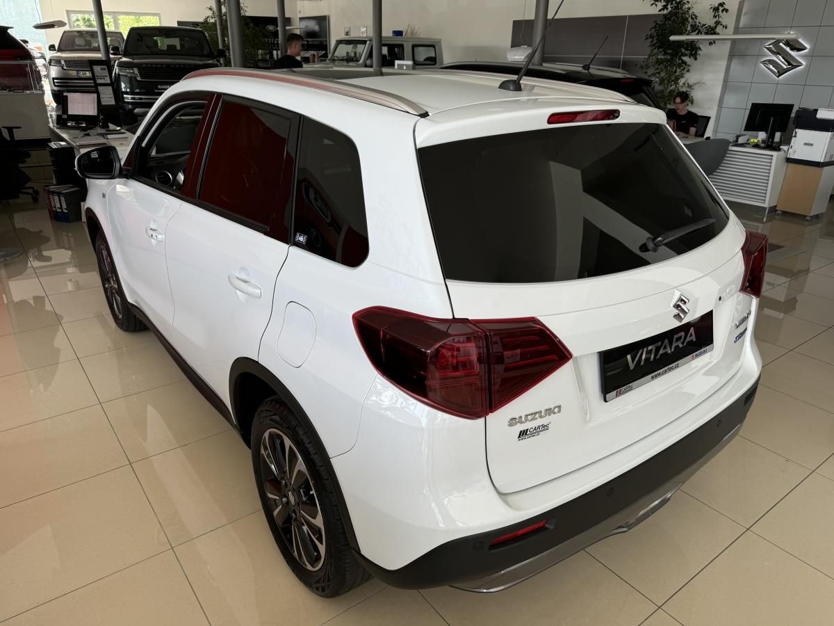 Suzuki Vitara, 1,4 Elegance Panorama Hybrid - fotka 3