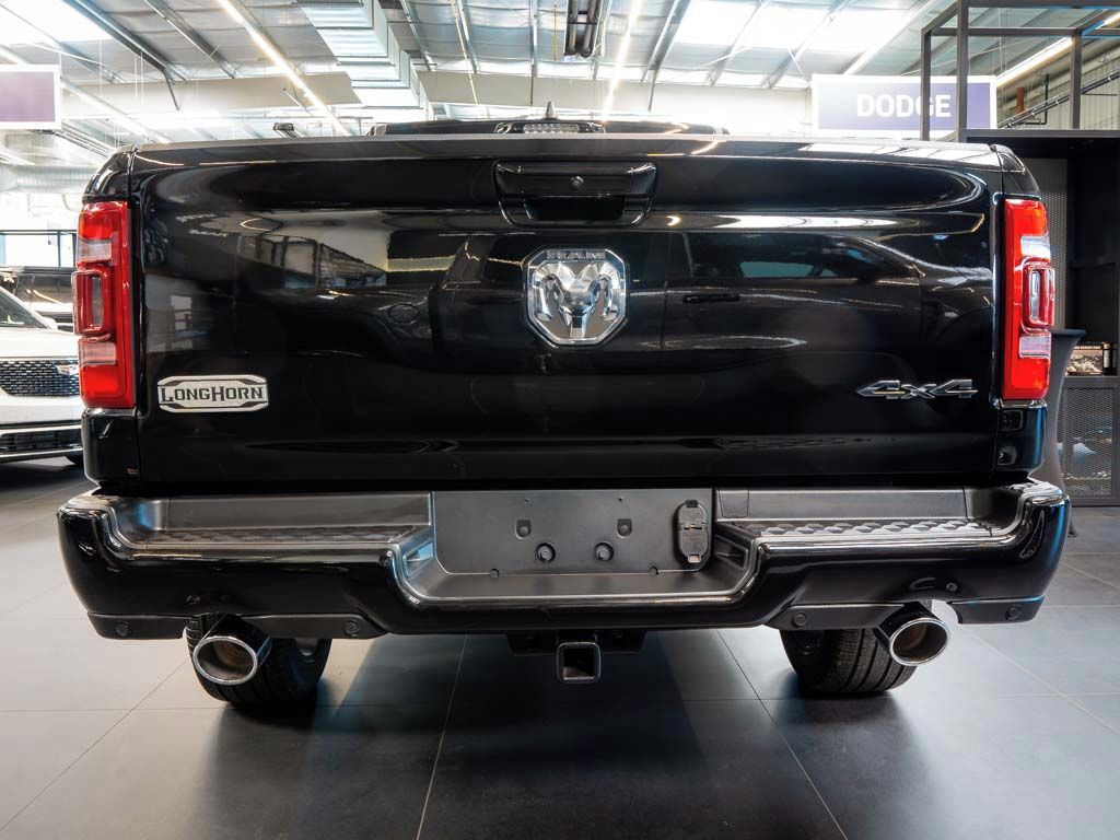 Dodge Ram, 5.7 Longhorn V8 Rambox 22Alu - fotka 4