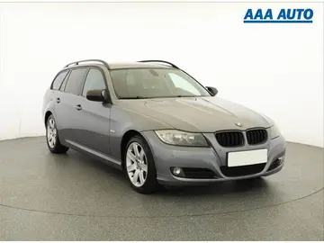 BMW Řada 3, 320 d, Automatická klima