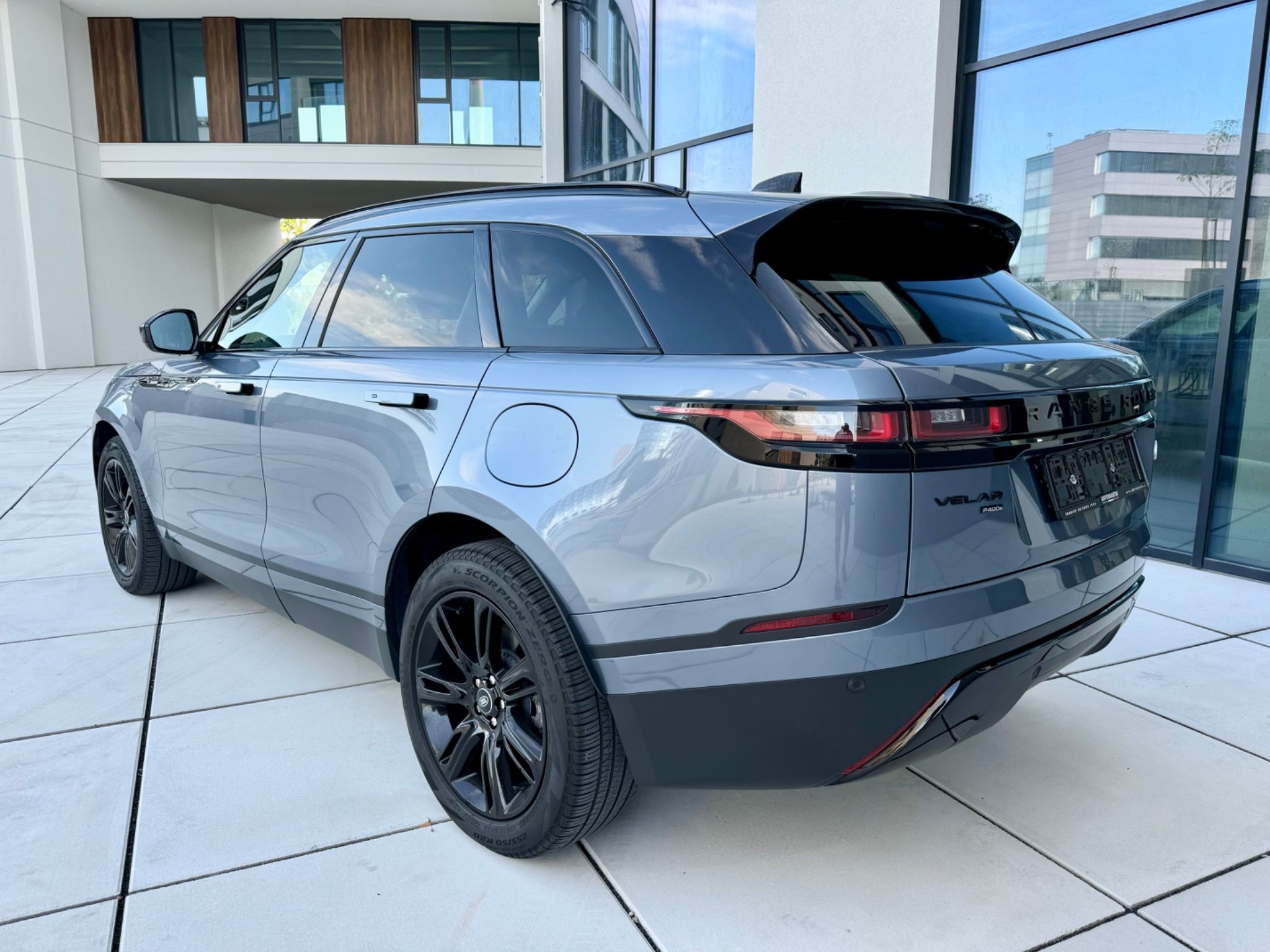 Land Rover Range Rover Velar, P400e Plug in Hybrid 4x4 1 MAJ - fotka 4
