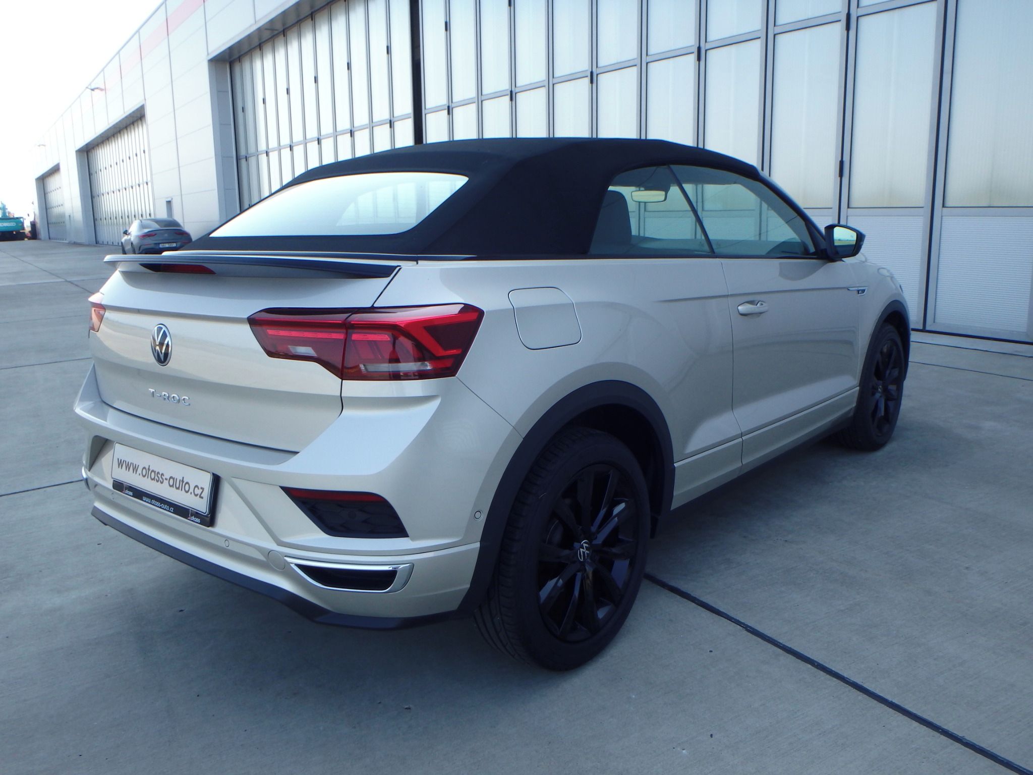 Volkswagen T-Roc, Cabriolet R-Line 1,5 TSI A7 - fotka 5