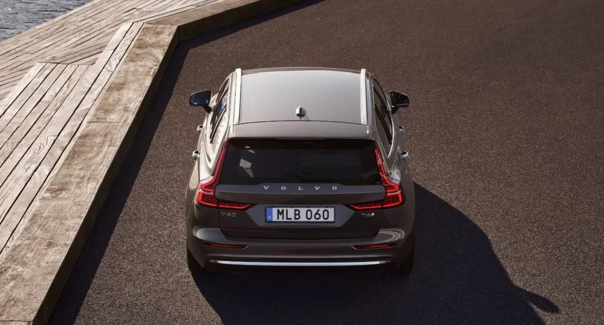 Volvo V60, PLUS BRIGHT, T6 AWD, 186+107 k - fotka 2