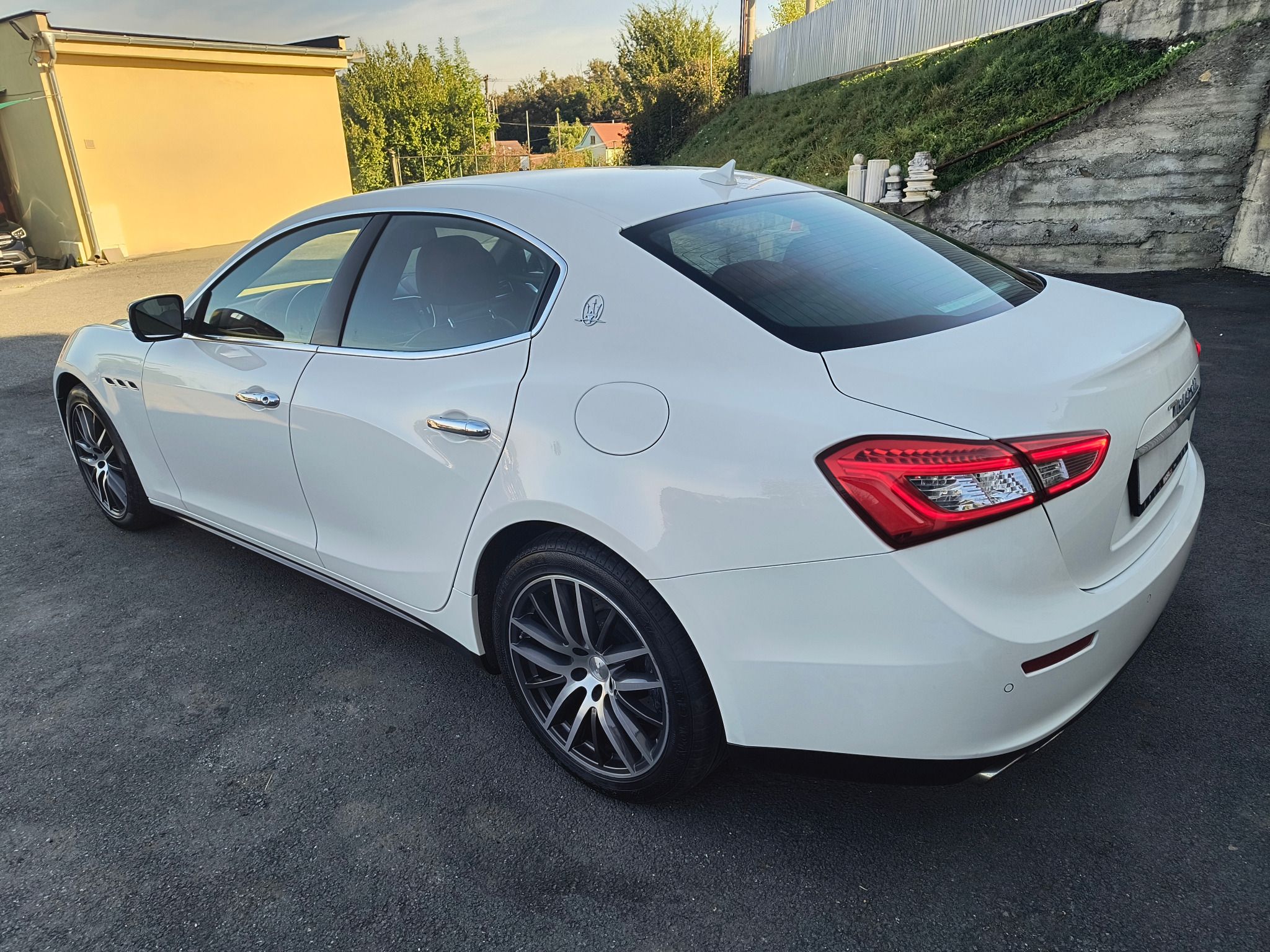 Maserati Ghibli, 3.0 V6 1.MAJ.ČR/DPH/NAVI/2XALU - fotka 4