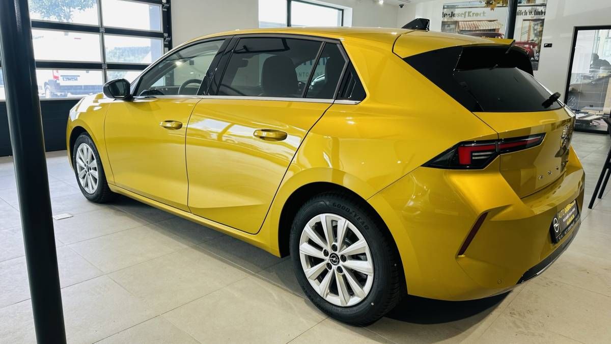Opel Astra, Elegance HB 1.2 TURBO 96kW/130 - fotka 6