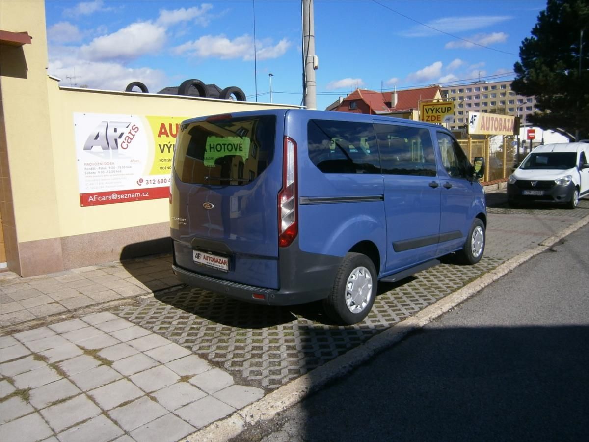 Ford Tourneo Custom, 2,2 TDCi  TITANIUM - fotka 6