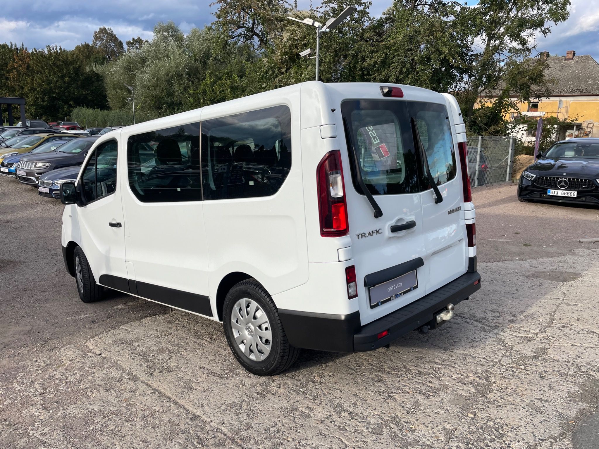 Renault Trafic, 2.0dCi120k ČR 6.míst DPH tažné - fotka 4