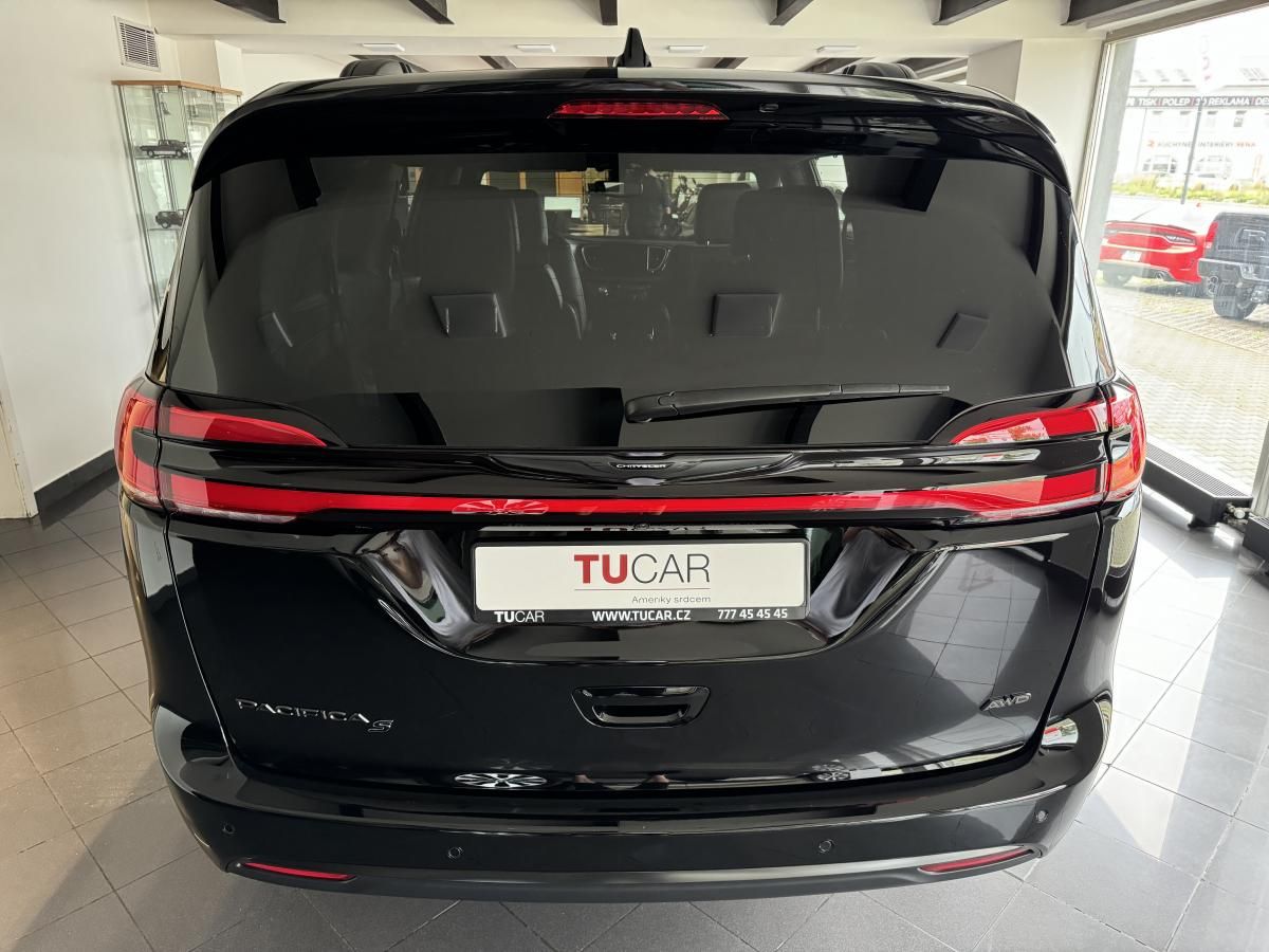 Chrysler Pacifica, AWD Touring-L S-Appearance - fotka 3
