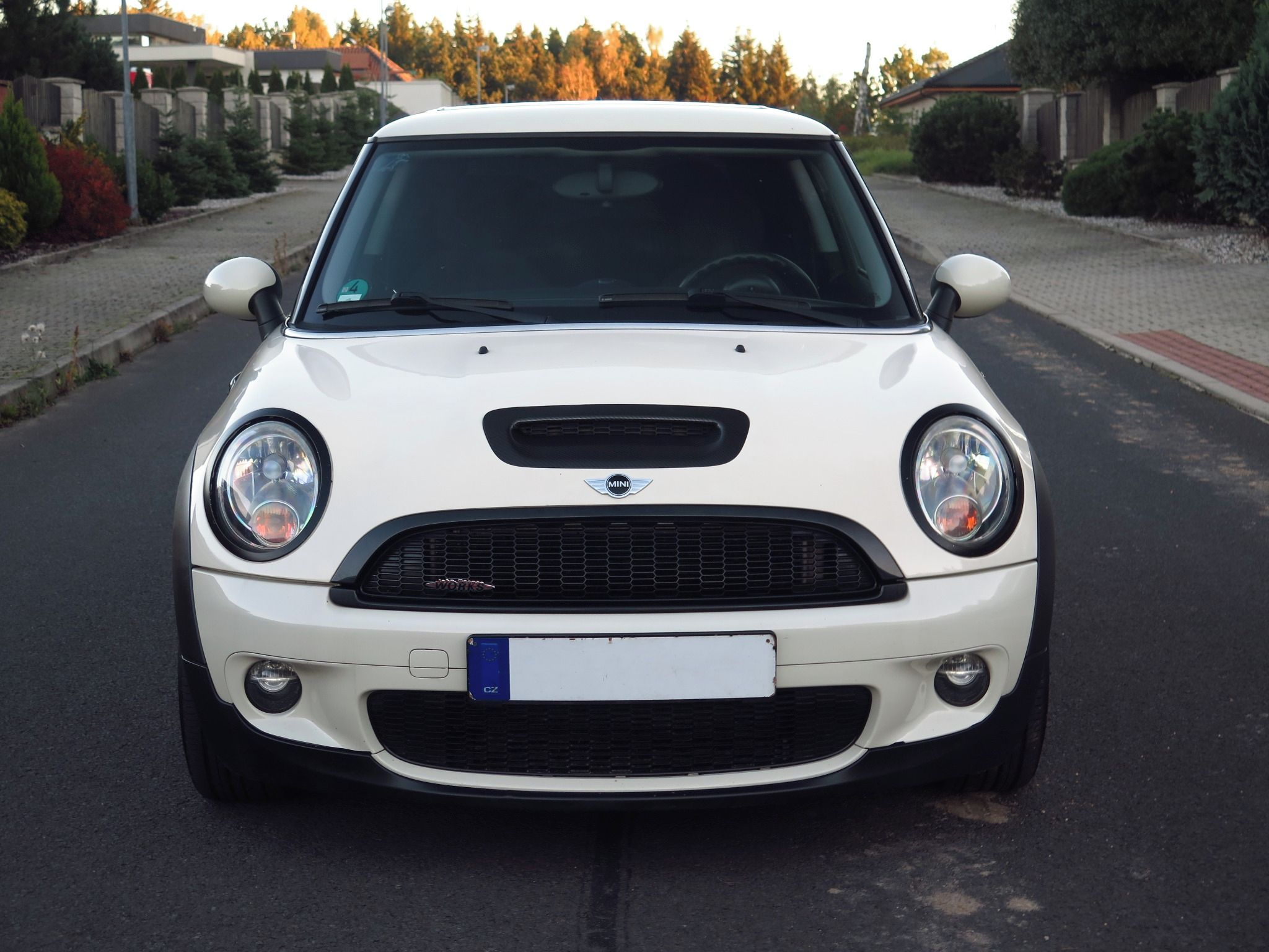 Mini Cooper S, JOHN COOPER WORKS 141kW CARBON - fotka 2
