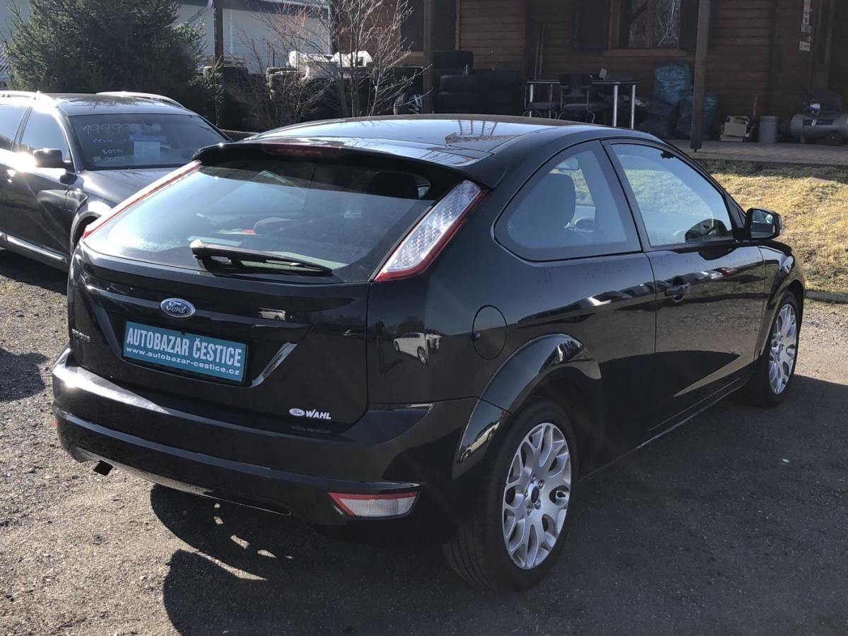 Ford Focus, 1,6i 16V SPORT - fotka 4