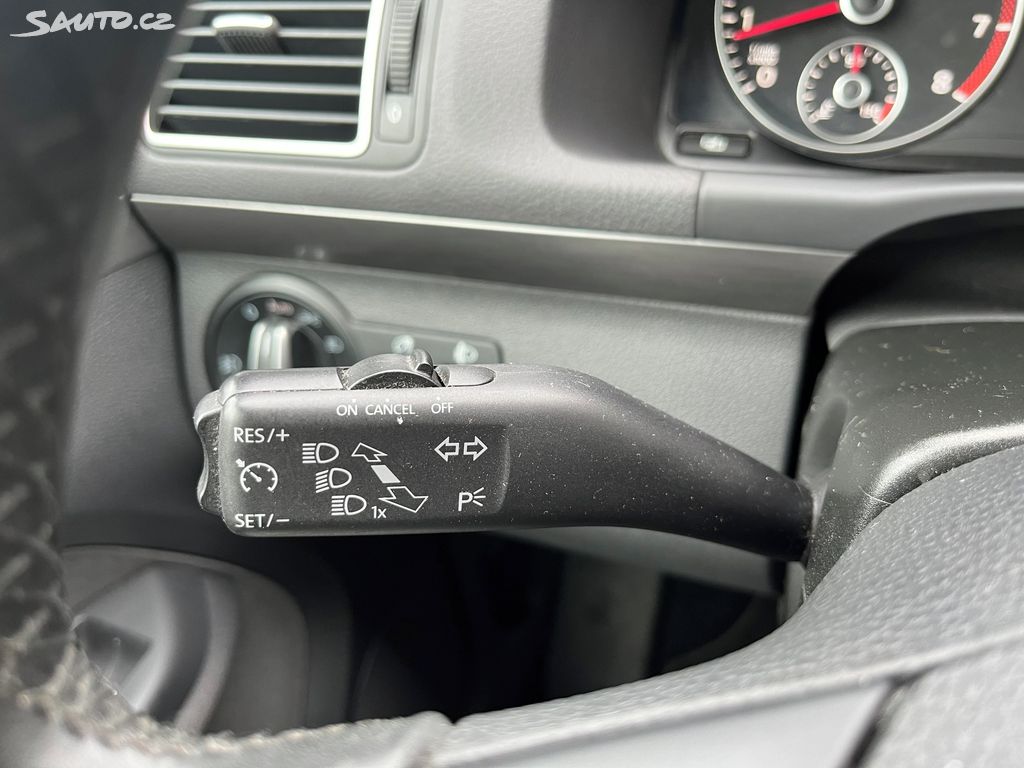 Volkswagen Touran, fotka 22