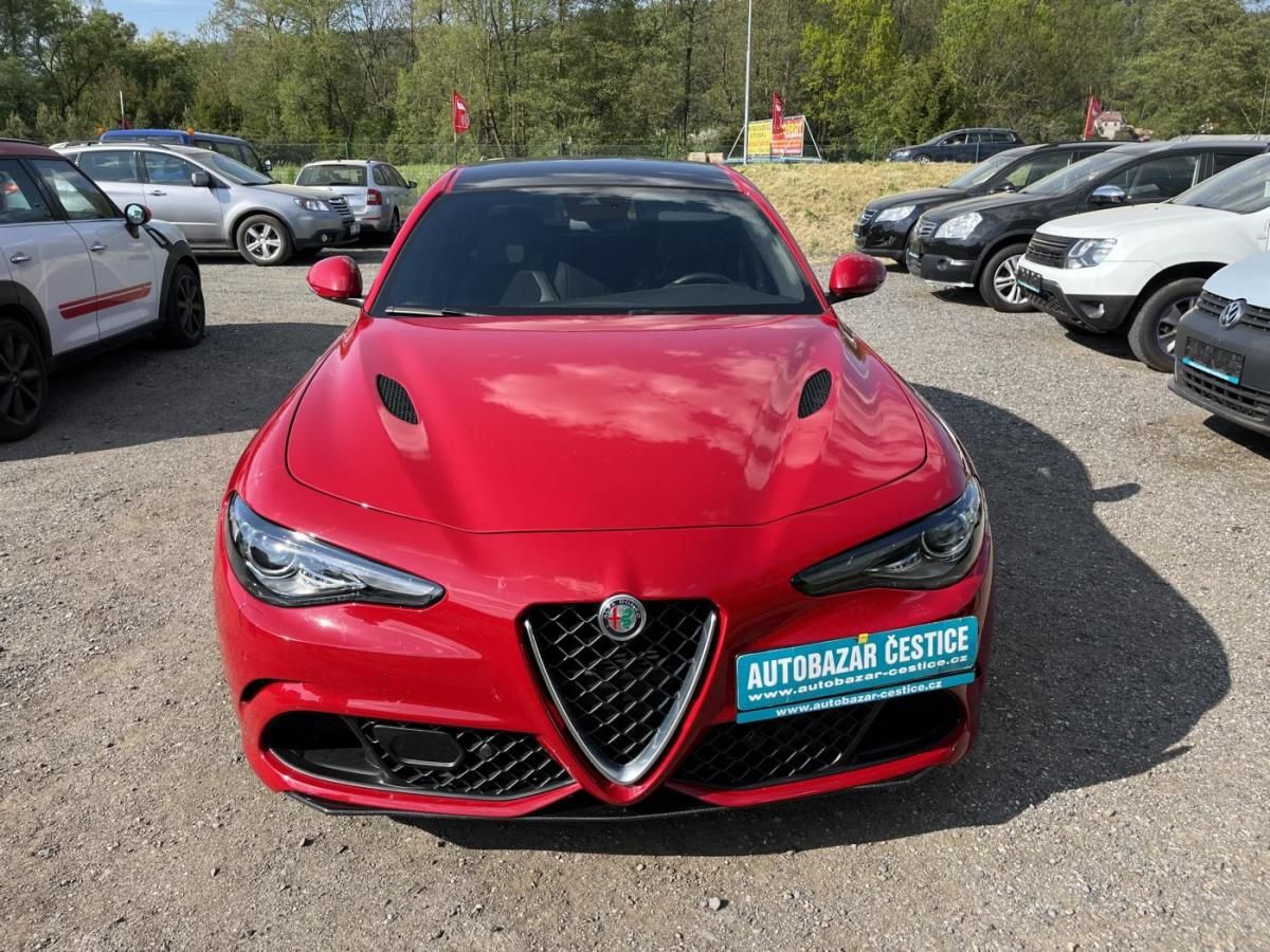 Alfa Romeo Giulia, 2.9 Turbo V6 AT Quadrifoglio - fotka 3
