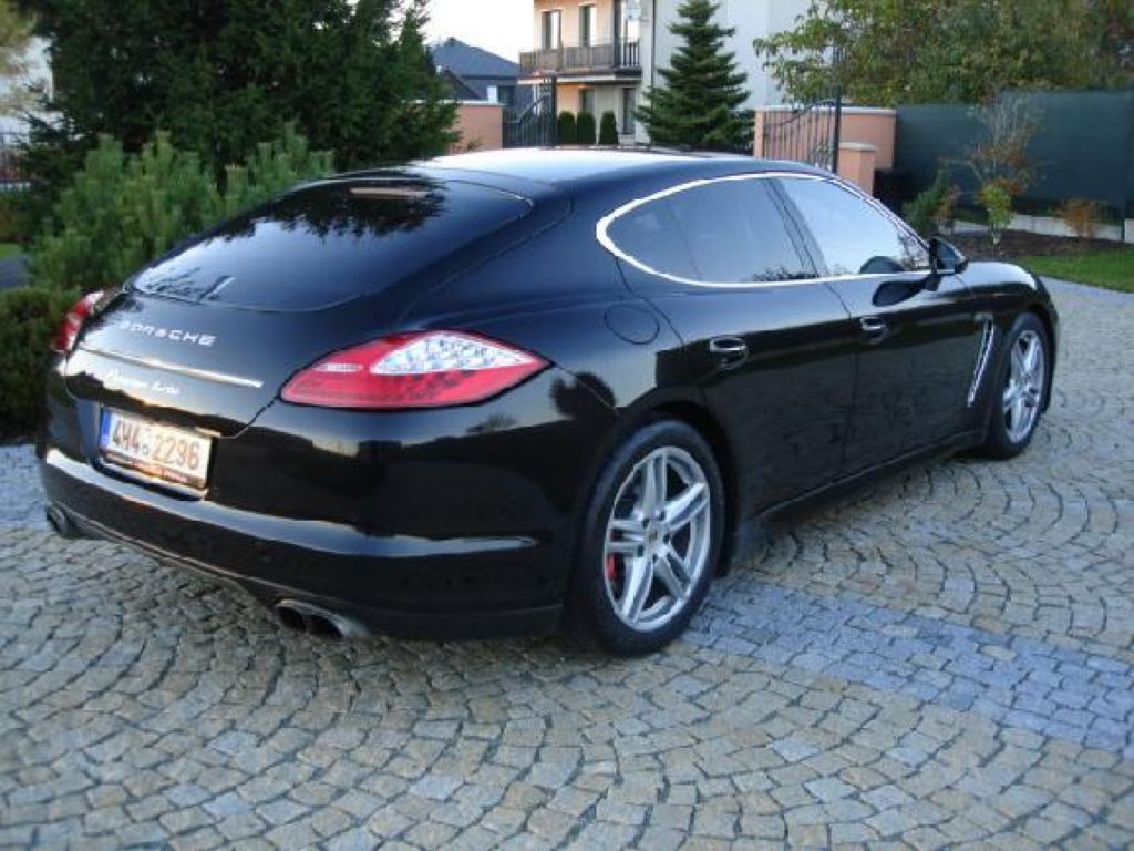 Porsche Panamera, TURBO NOVÉ V ČR PRVNÍ MAJITEL - fotka 4