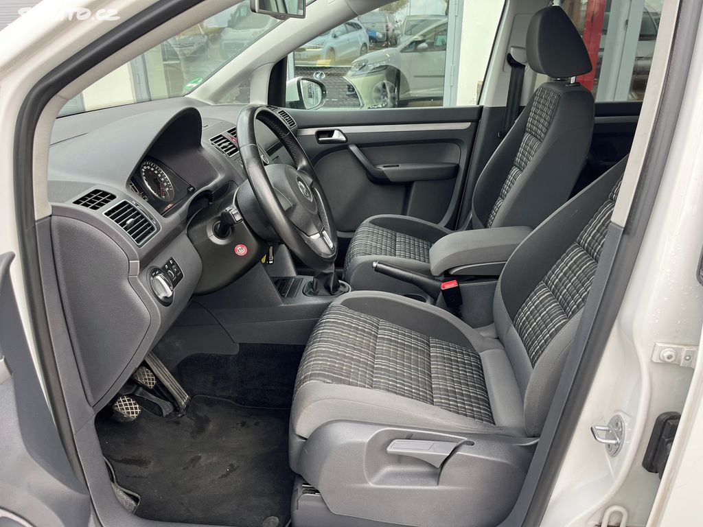 Volkswagen Touran, fotka 9