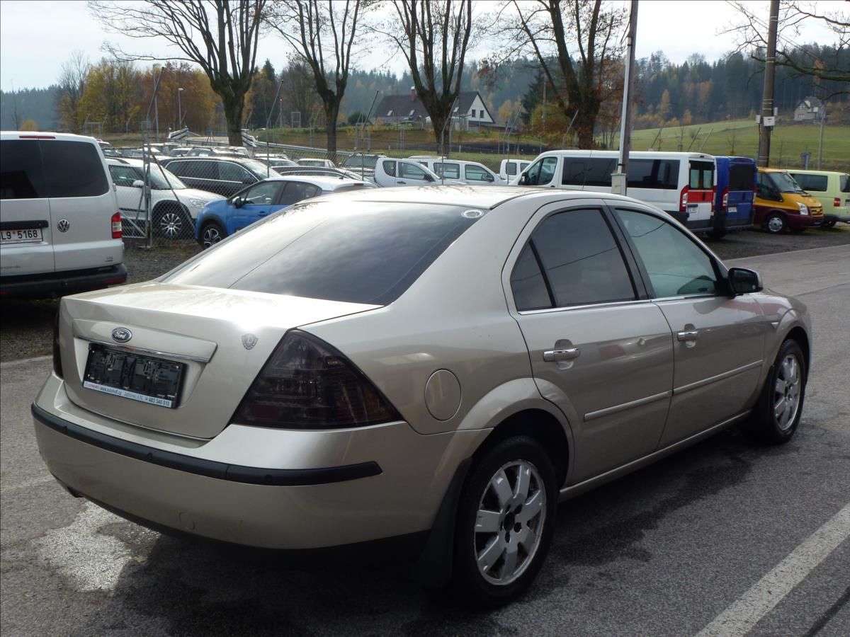 Ford Mondeo, 2,5 i V6 24V Ghia Automat - fotka 5