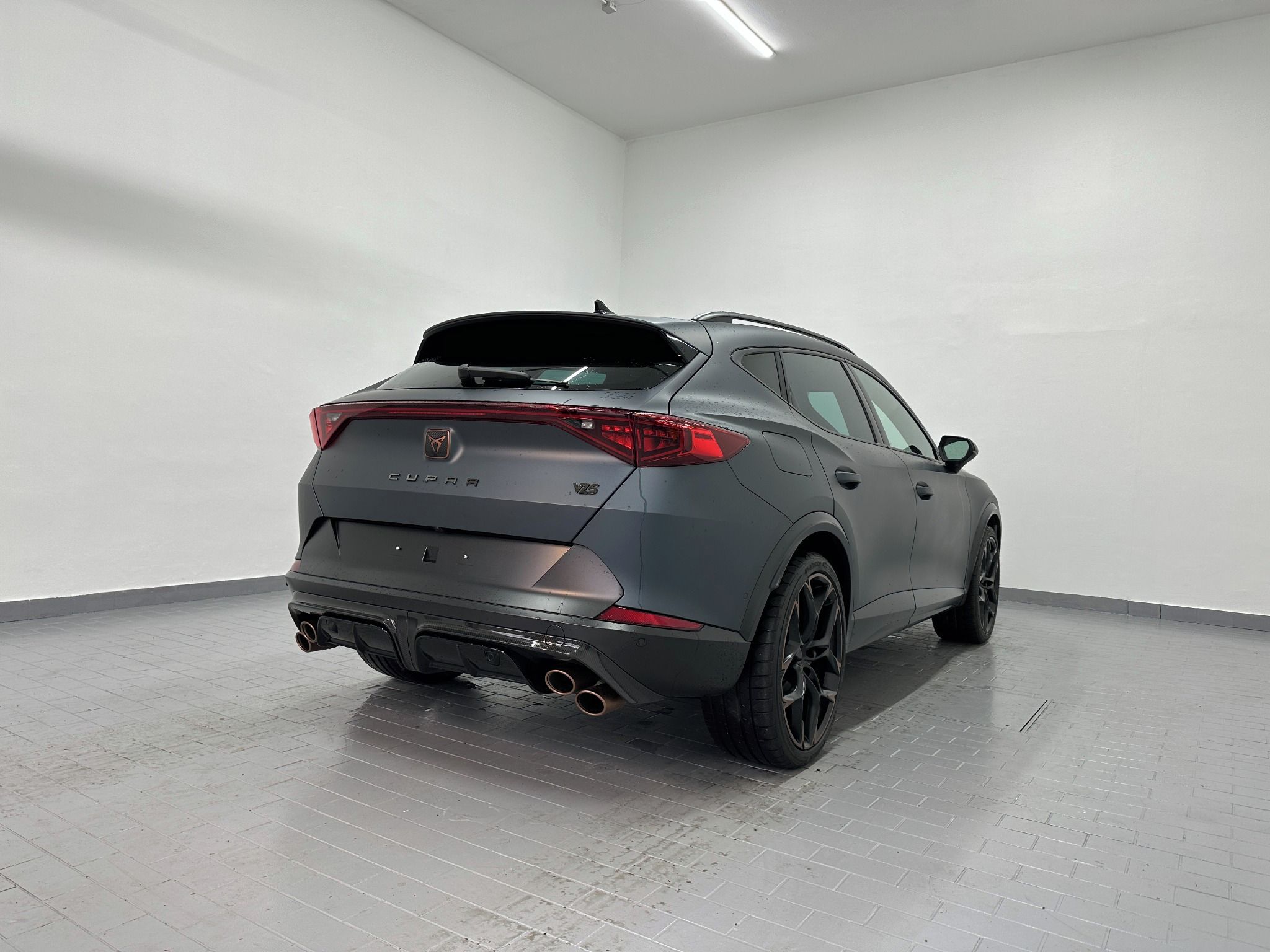 Cupra Formentor, VZ5 - 2.5TSi carbon ext + int - fotka 4