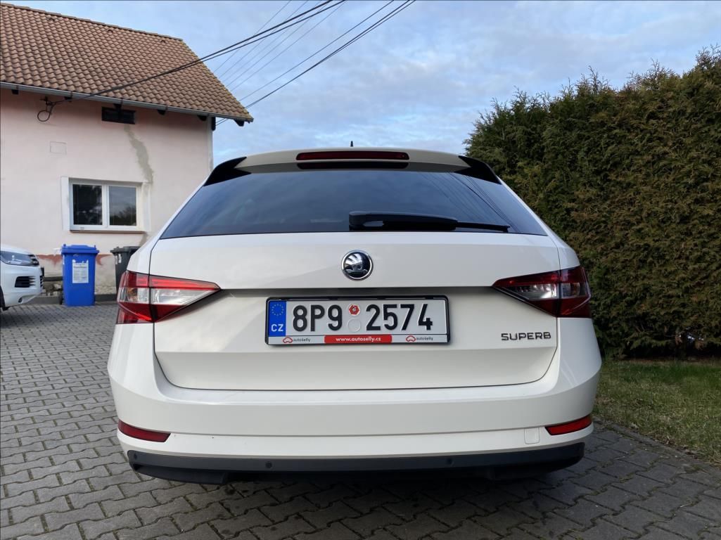 Škoda Superb, 2,0 TDI  Ambition / NAVI - fotka 5