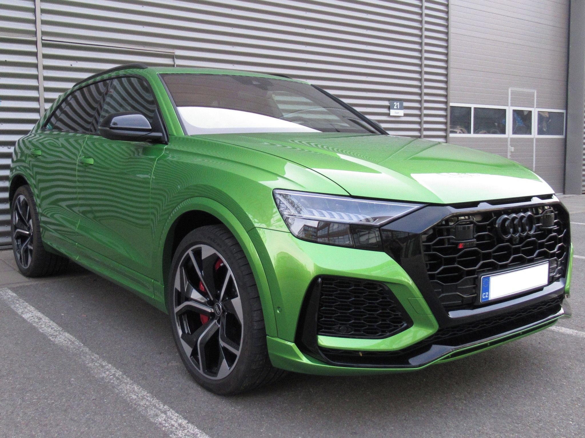 Audi RS Q8, 4.0 TFSI QUATTRO   v záruce !! - fotka 3