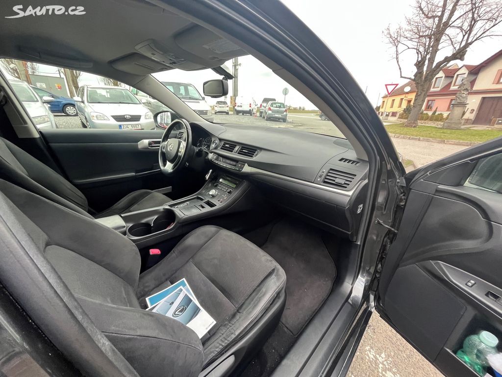 Lexus CT 200h, fotka 14