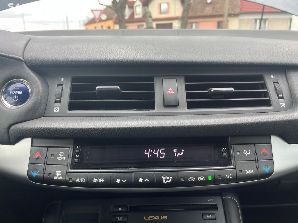 Lexus CT 200h, fotka 17