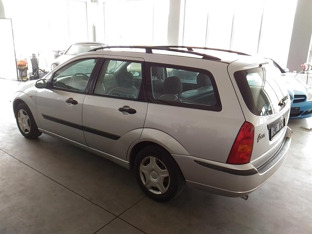 Ford Focus, 1,6I,74KW,KLIMA,CD,SERVISKA - fotka 5