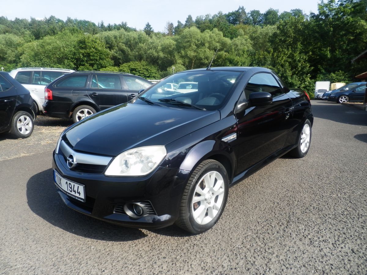Opel Tigra, 1,8 92KW Roadster - fotka 4