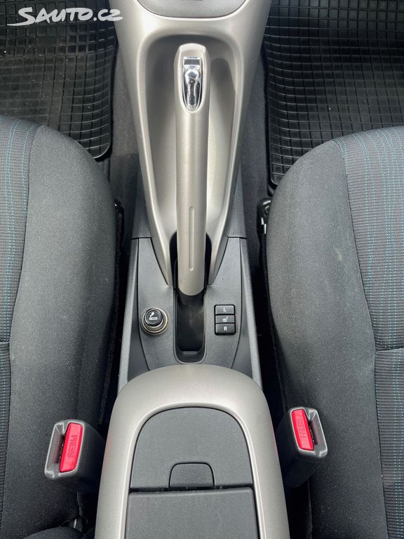 Toyota Auris, fotka 15