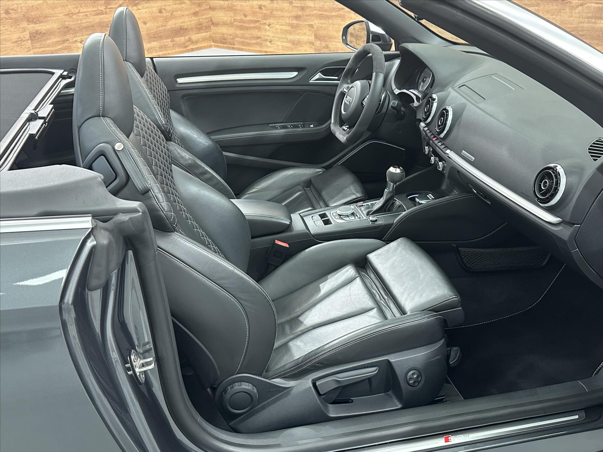 Audi S3, 2.0 TFSI Q S-TRONIC B&O - fotka 6