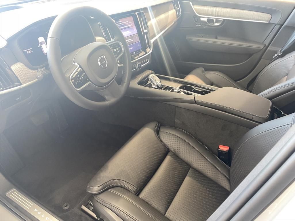 Volvo V90, 2,0   B4 AWD CC ULTIMATE - fotka 3