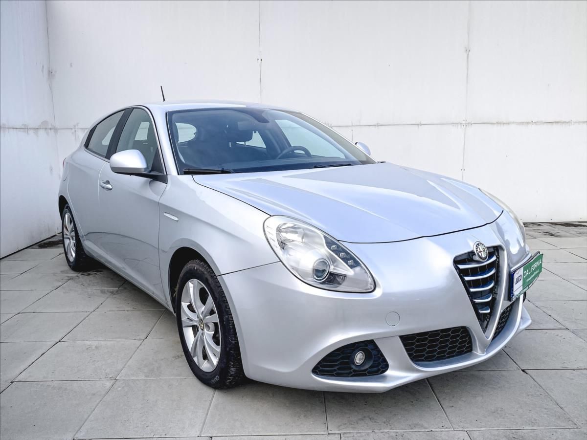 Alfa Romeo Giulietta, 1,6 JTD AUT. KLIMA TEMPOMAT - fotka 4
