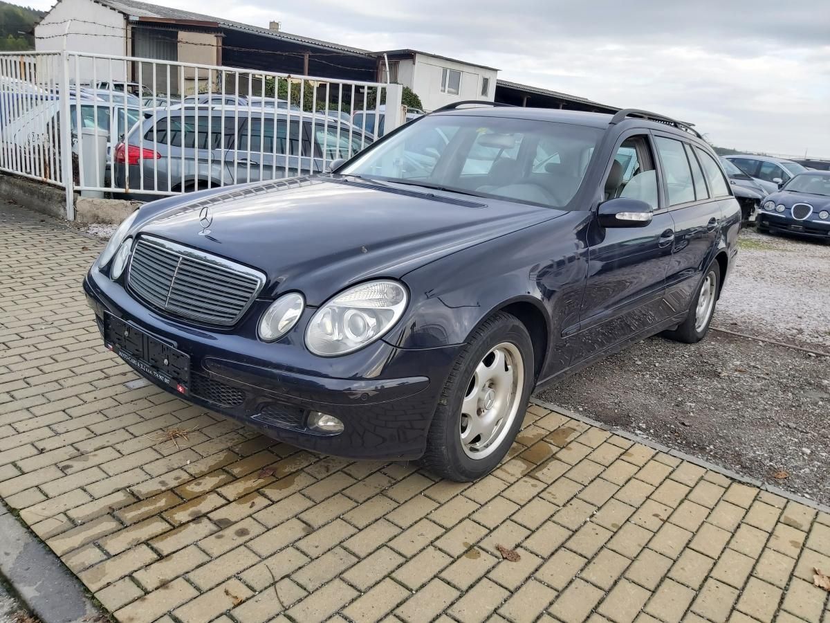 Mercedes-Benz Třídy E, 220 CDI T - fotka 4