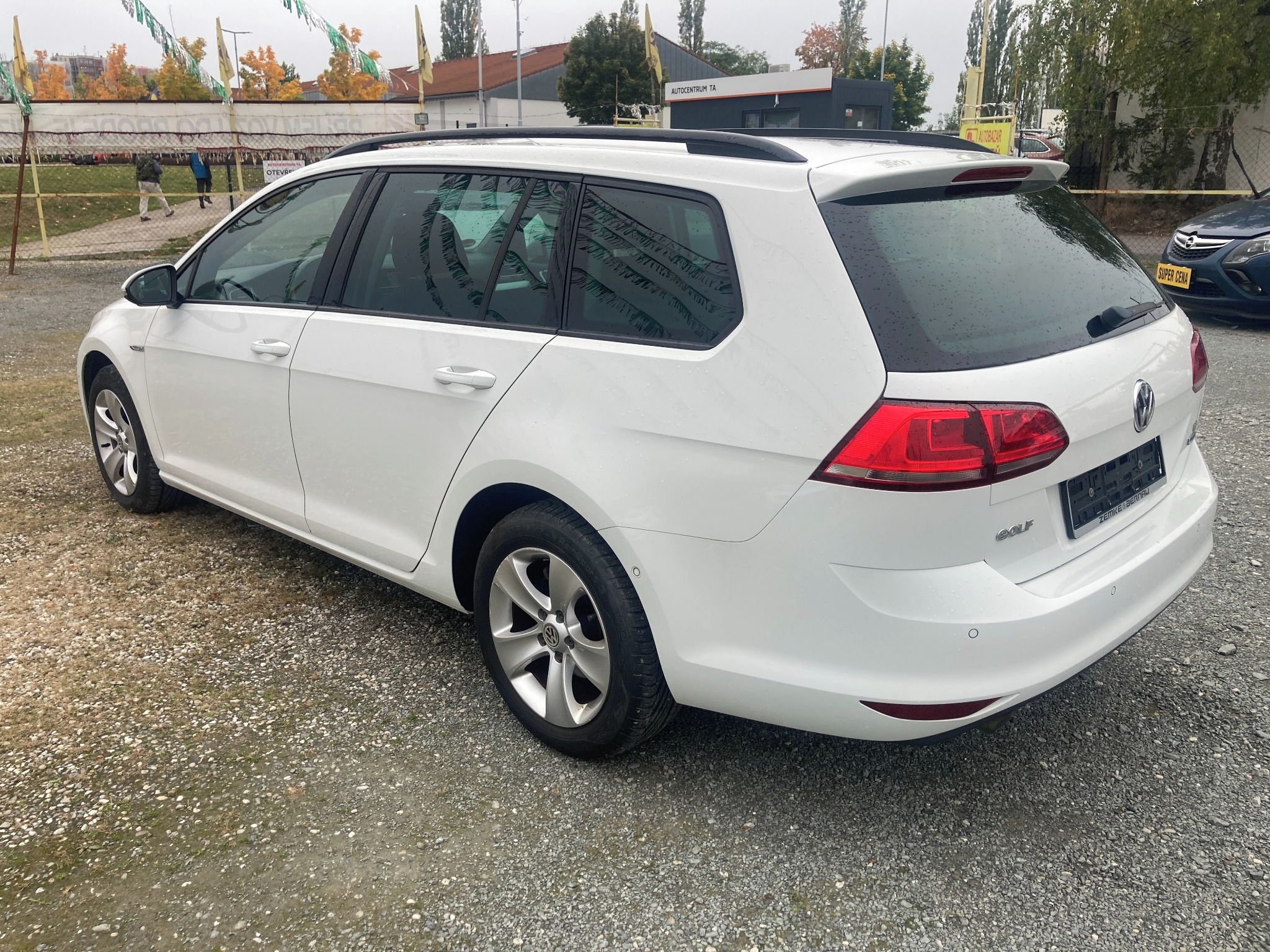 Volkswagen Golf, 1.6TDI 81kw alu dig.klima top - fotka 4