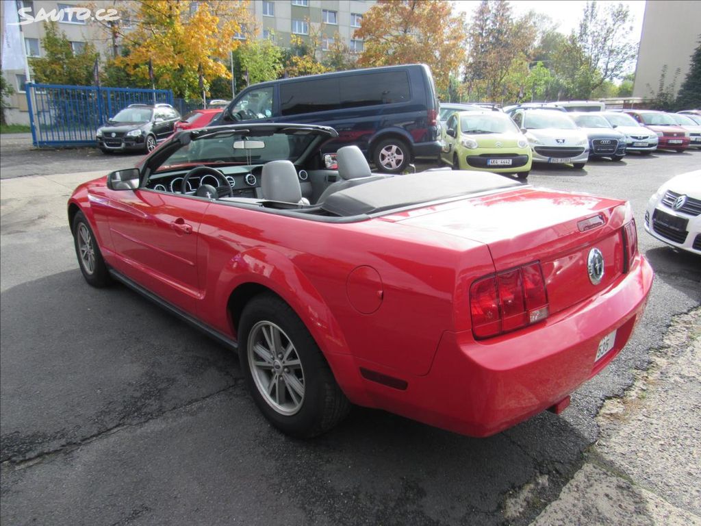 Ford mustang 4 0 v6 157kw sauto cz