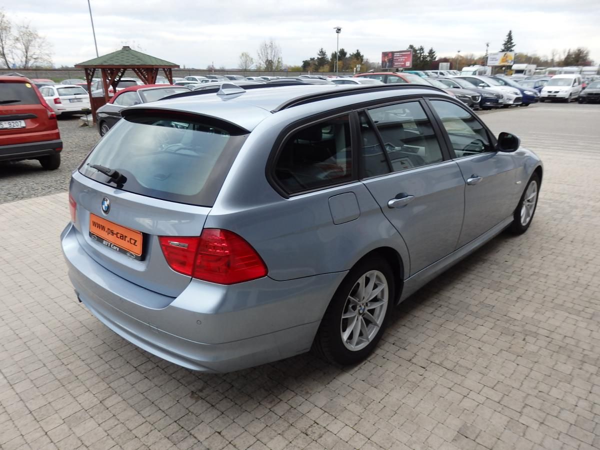 BMW Řada 3, 320D XENONY, NAVI, PDC - fotka 4