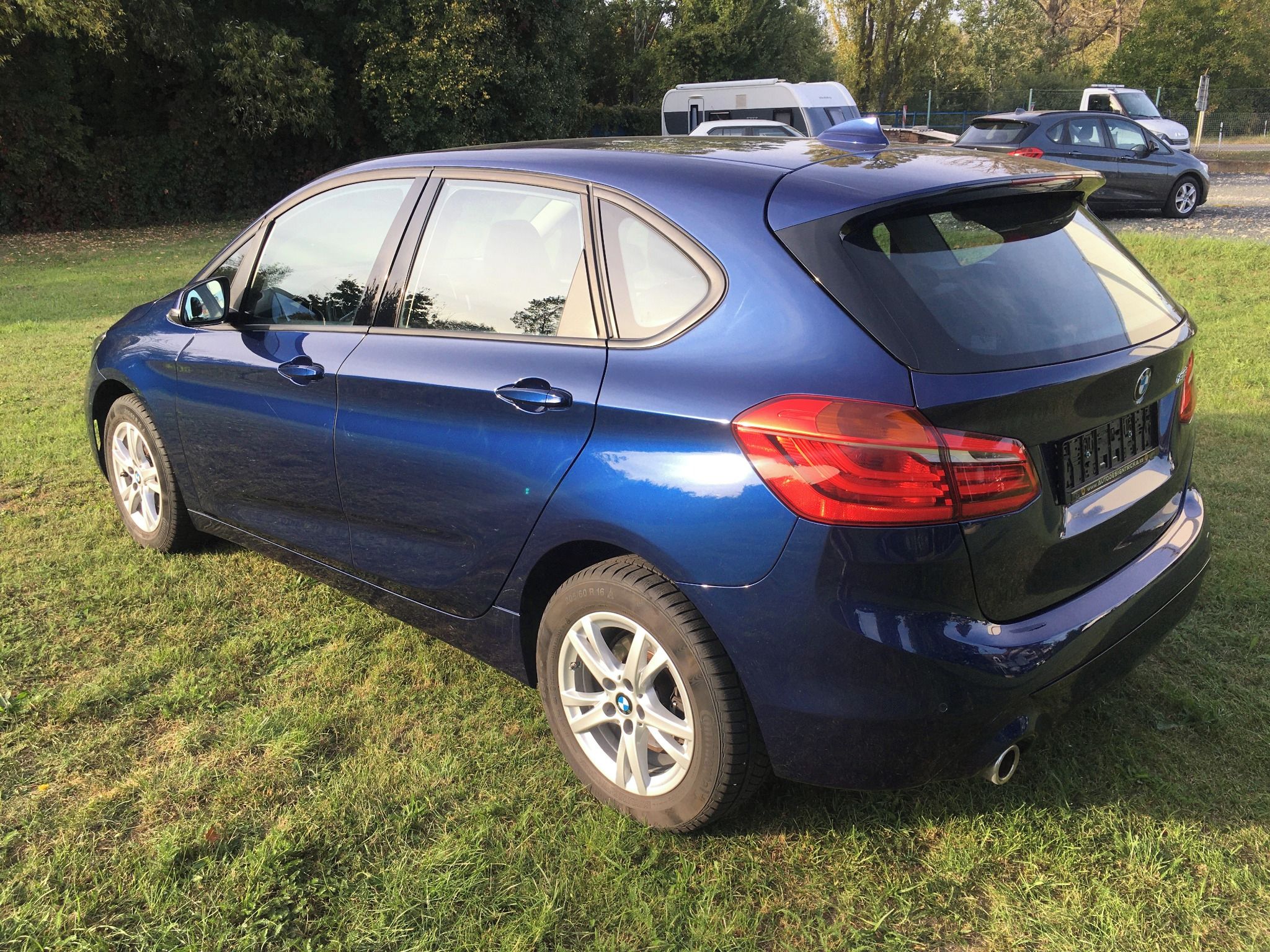 BMW Řada 2, 216i - fotka 4