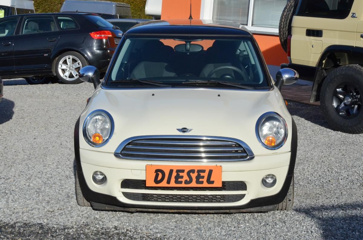 Mini Cooper, 1.6 D 80kW / KLIMATIZACE - fotka 2