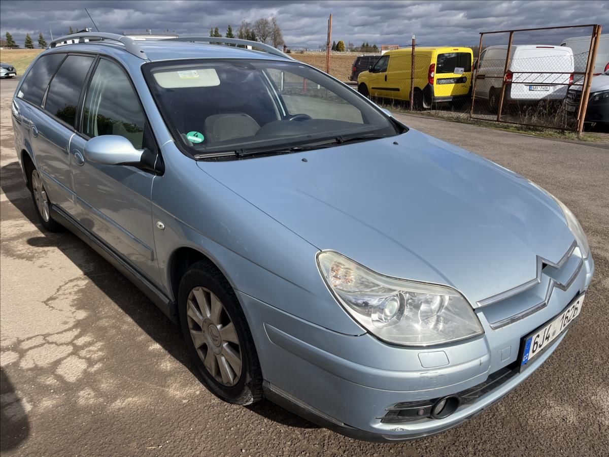 Citroën C5, 2,2 HDi AUTOMAT NAVI TAŽNÉ - fotka 3