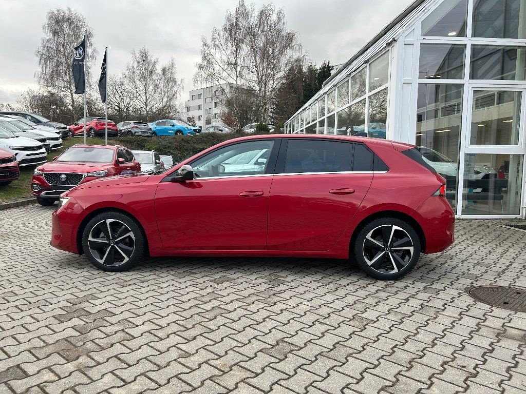 Opel Astra, Elegance 1,2 Turbo 81kW MT6 - fotka 2