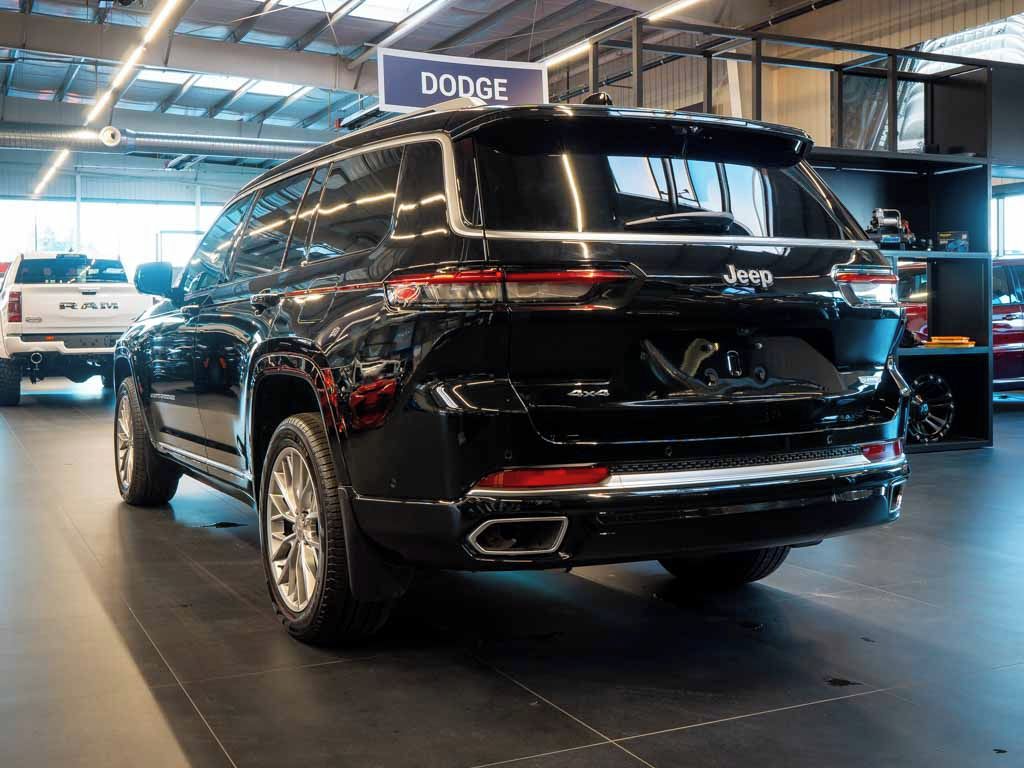 Jeep Grand Cherokee, 5.7 Summit L V8 HeadUp - fotka 3