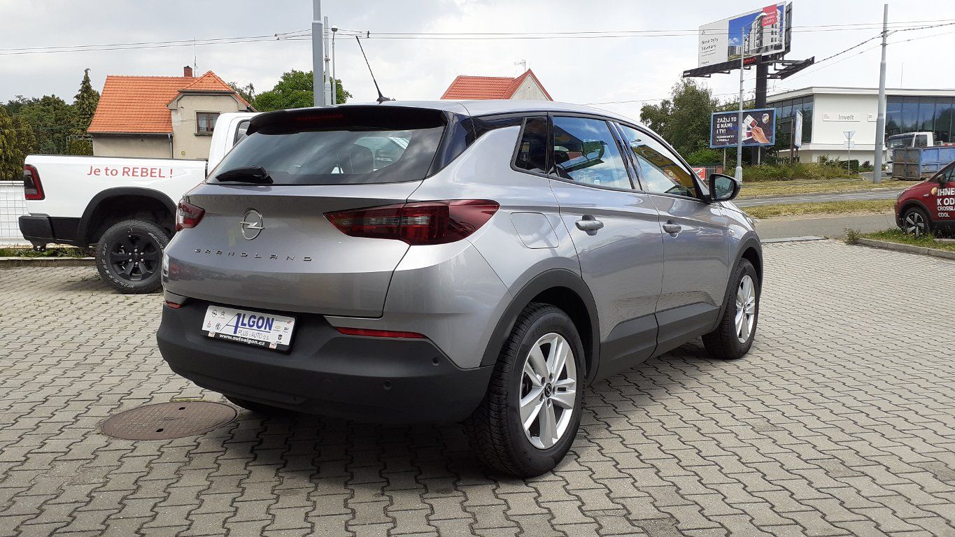 Opel Grandland, 1,2 Turbo 96 kW MT6 - fotka 5