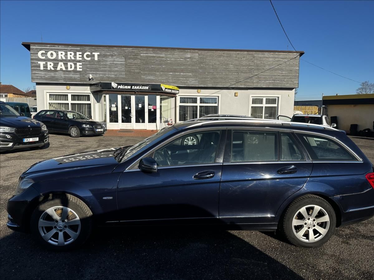 Mercedes-Benz Třídy C, 2,1 200CDI Avantgarde MANUAL - fotka 2