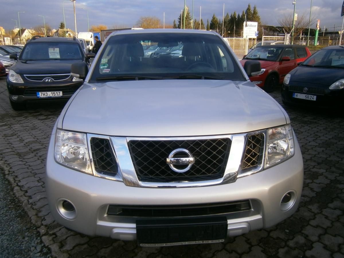 Nissan Pathfinder, 2.5DCi 140kw,4x4,serviska - fotka 2