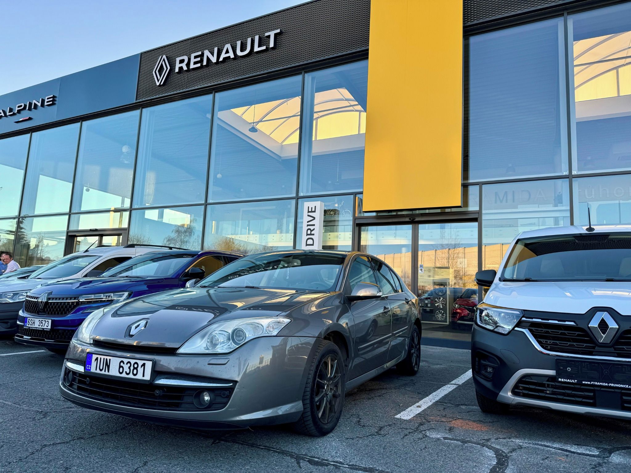 Renault Laguna, 2,0i AUTOMAT ALCANTARA XENONY - fotka 3