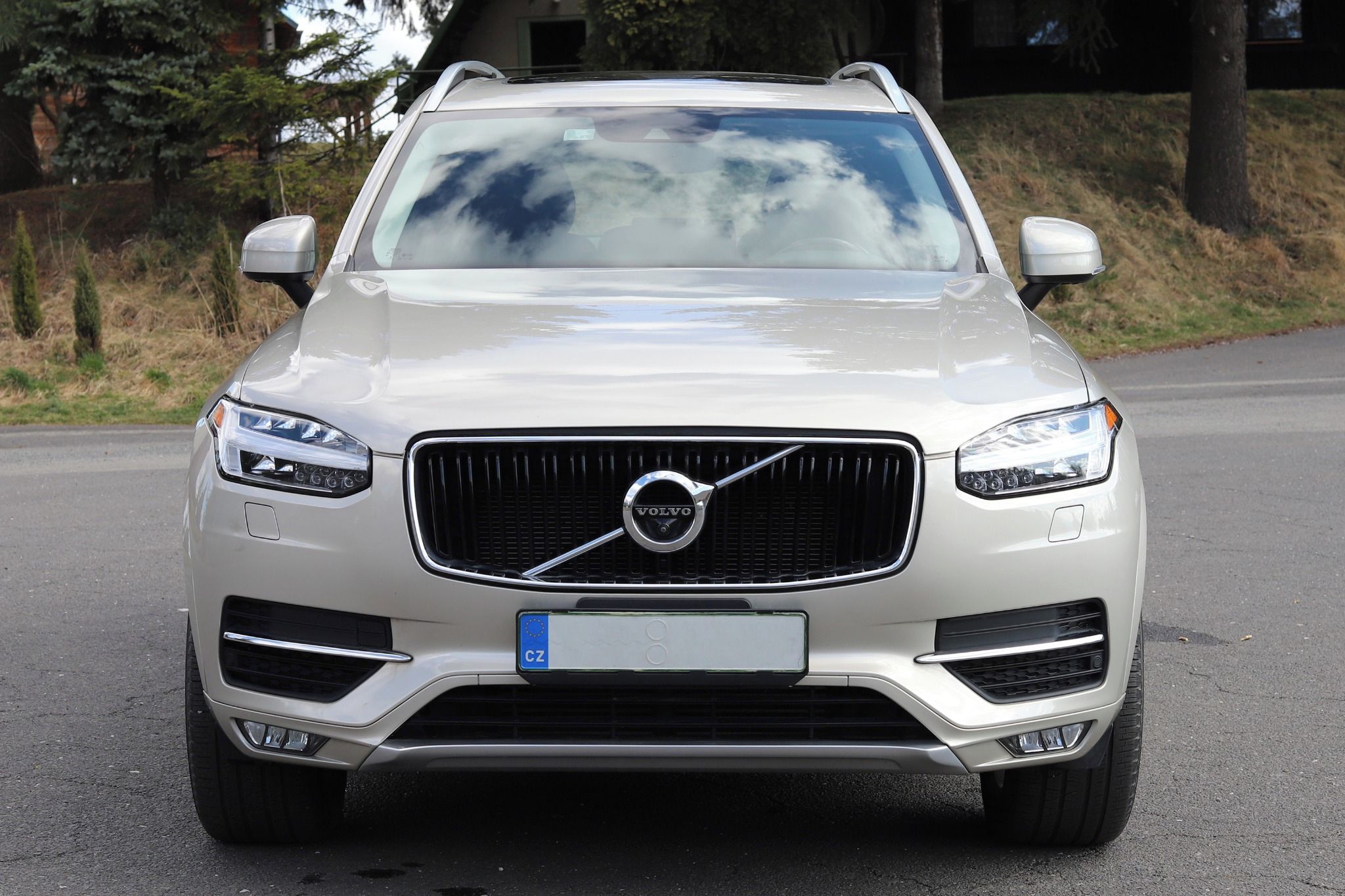 Volvo XC90, T6 AWD Momentum - fotka 2