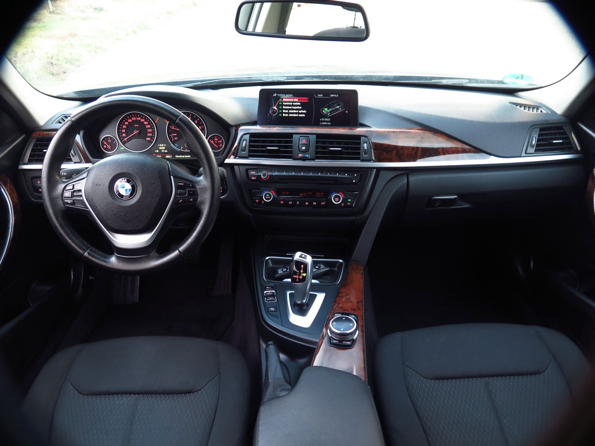 BMW Řada 3, 320i xDrive, Xenon, 4x4 pohon - fotka 5