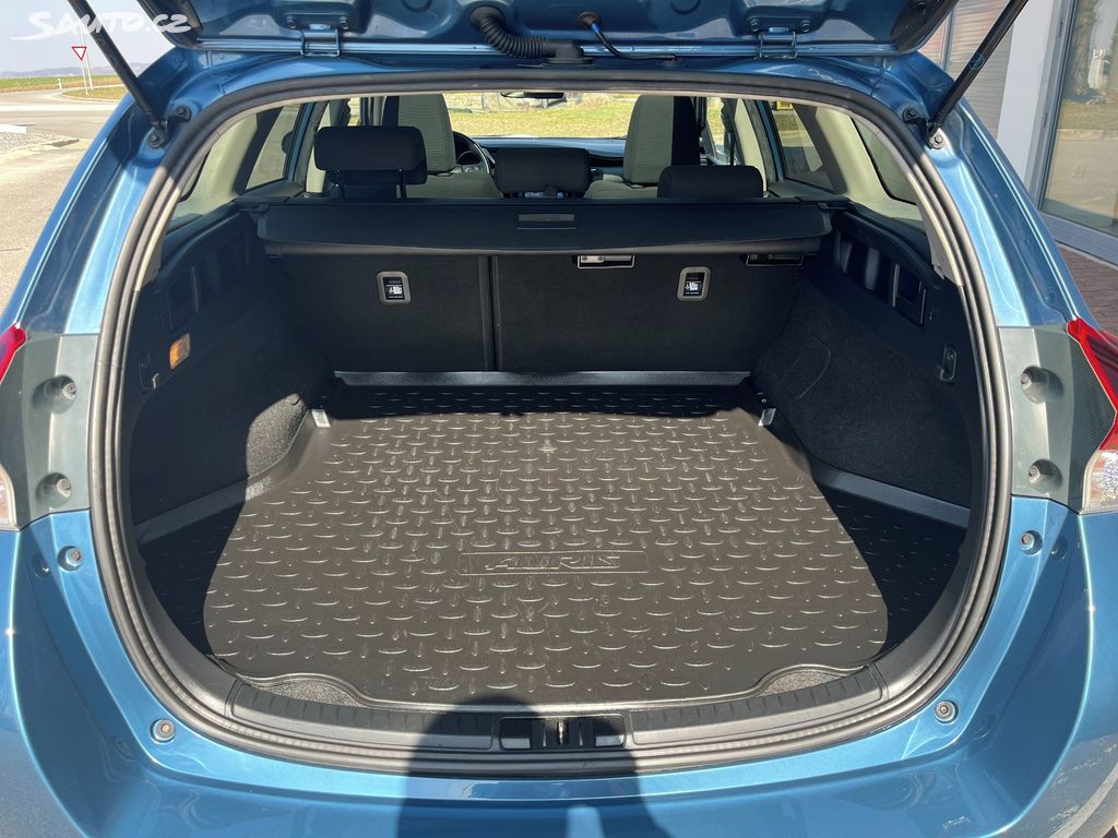 Toyota Auris, fotka 11