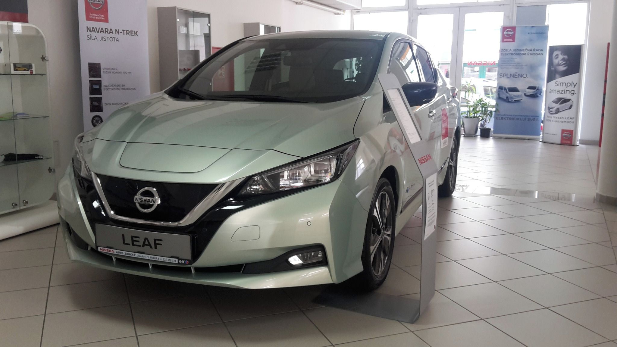 Nissan LEAF, 62kWh N-Connecta + LED - fotka 3
