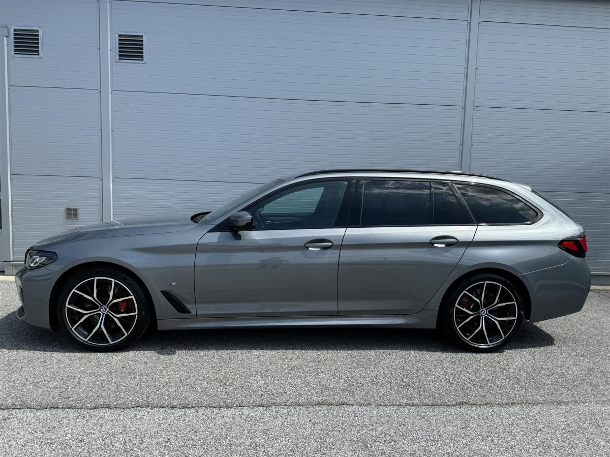 BMW Řada 5, 520d xDrive Touring - fotka 3
