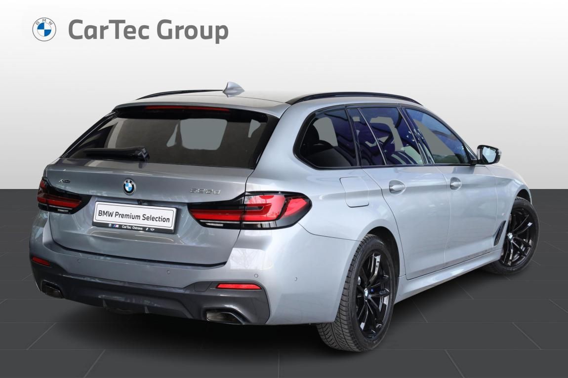 BMW Řada 5, 520d xDrive - fotka 3